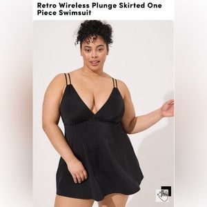 Torrid black retro wireless plunge 1piece.  Plunge open straps Size 0 (12/Large)